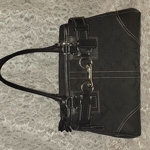 Coach: Black Handbag